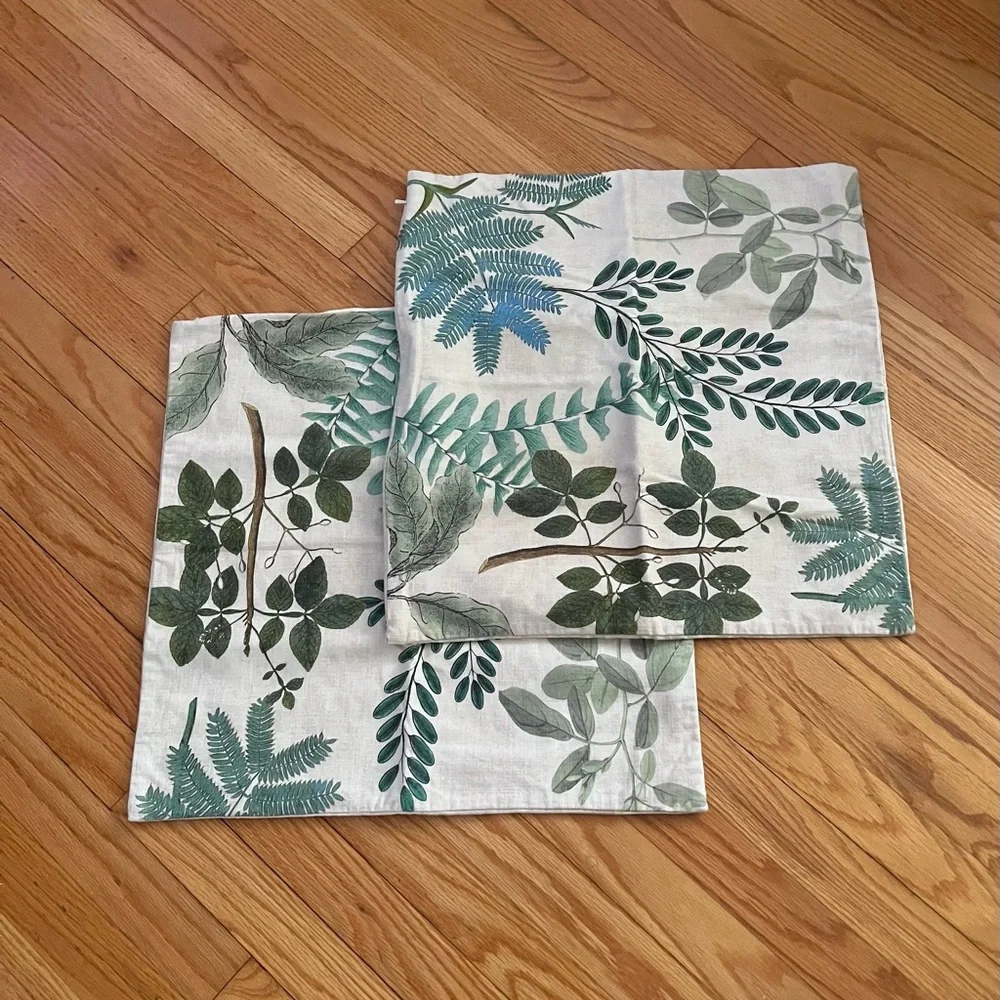 Set/ 2 POTTERY BARN 20' pillow fern/ leaf/ botanical covers